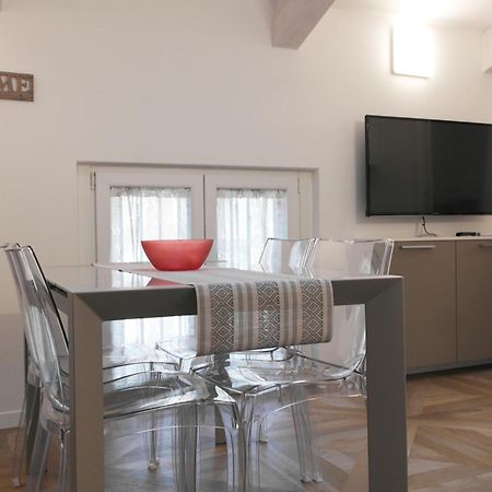 Appartement Luminoso Bilocale Zona Tibaldi Bocconi à Milan Extérieur photo
