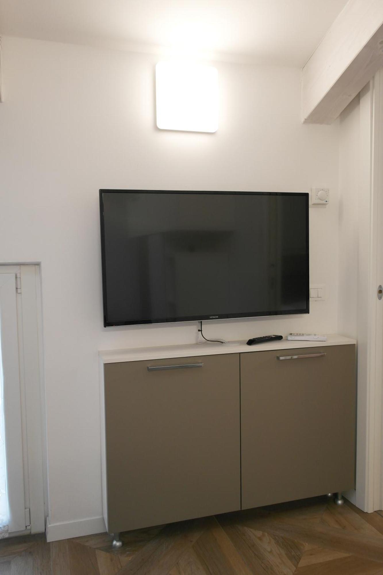Appartement Luminoso Bilocale Zona Tibaldi Bocconi à Milan Extérieur photo