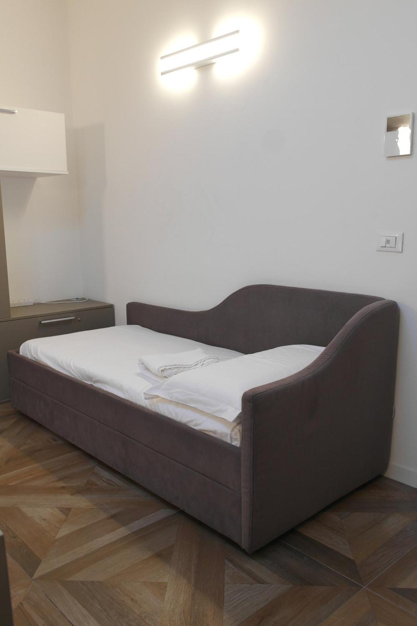 Appartement Luminoso Bilocale Zona Tibaldi Bocconi à Milan Extérieur photo