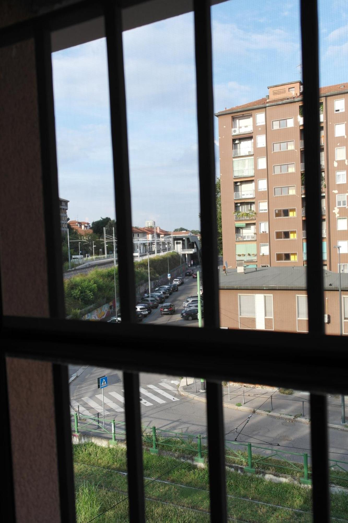Appartement Luminoso Bilocale Zona Tibaldi Bocconi à Milan Extérieur photo