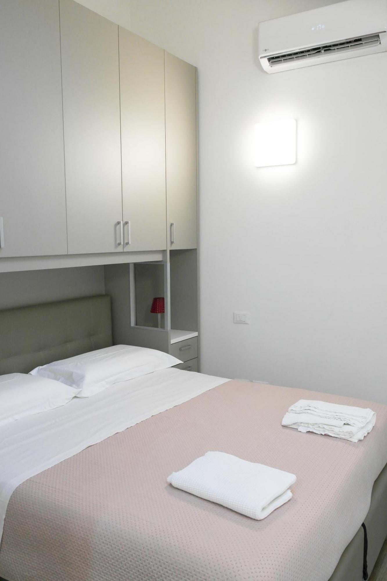 Appartement Luminoso Bilocale Zona Tibaldi Bocconi à Milan Extérieur photo